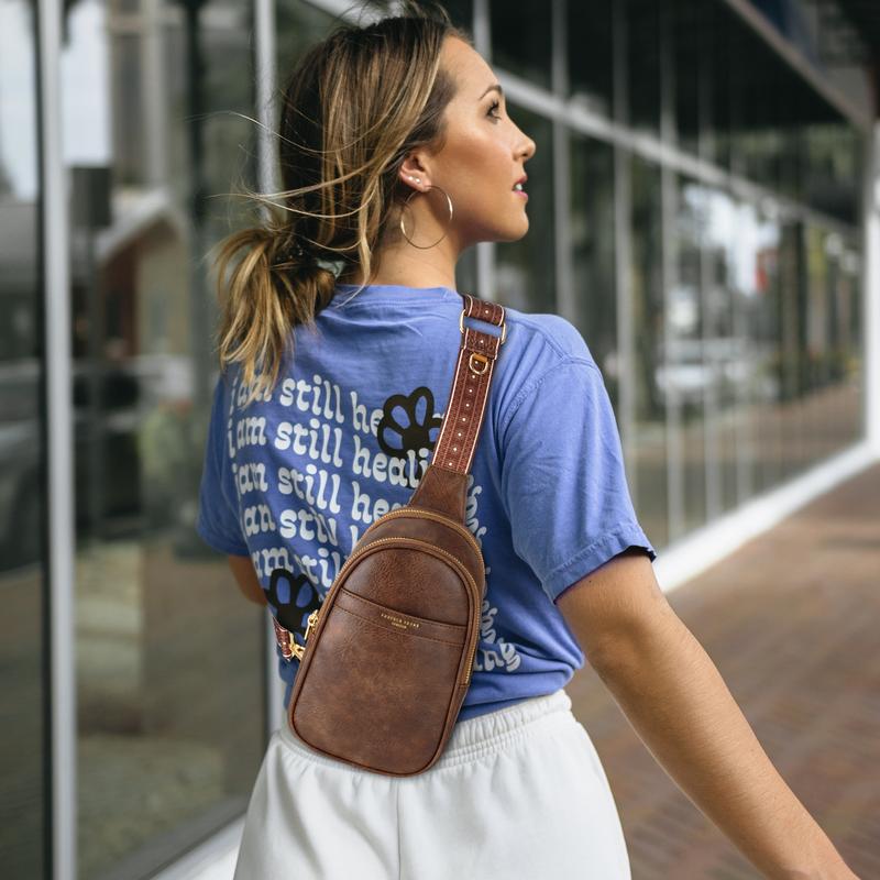 APHISON Sling Bag for Women, Vegan Leather Crossbody Bag, Stylish Chest Bag with Adjustable Strap, Perfect for Cell Phone and Essentials