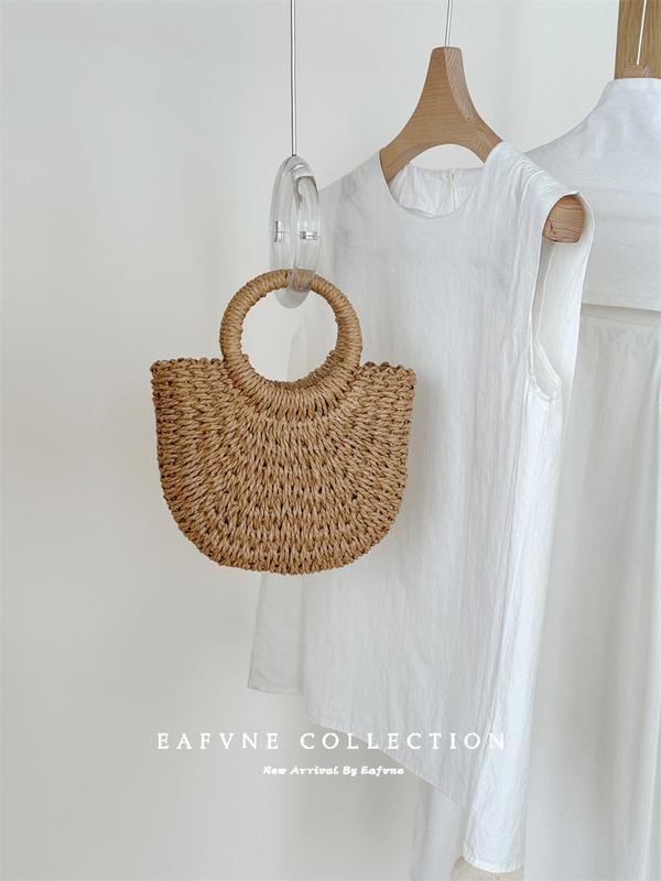 Handmade Minimalist Beach Bag: Rattan Woven Semi-circular Shoulder Crossbody Bag for Women- Minimalist Semi-Circular Straw Bag， Perfect for Travel & Storage