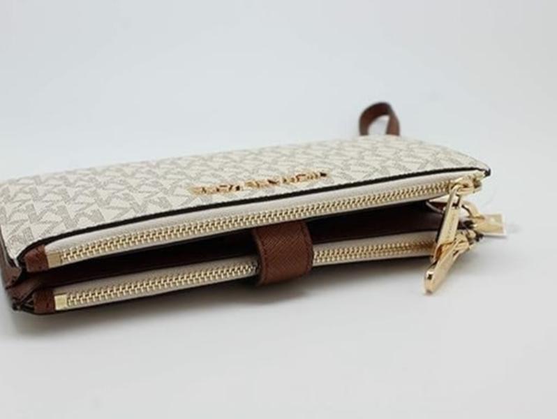 Michael Kors Jet Set Travel Double Zip Wristlet - Signature PVC (Vanilla PVC Dark Acorn)