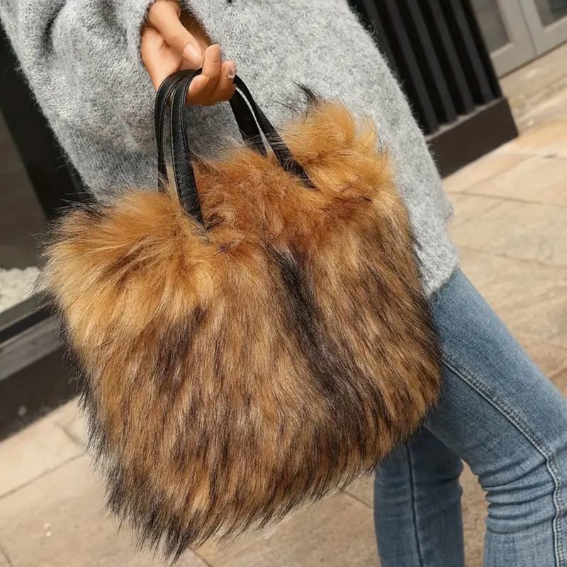 New Fashion Fur 2024 Y2K Style Purse - Fluffy, Cruelty-Free and Sustainable