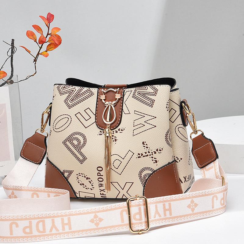 2024 New Fashion Print Women's Shoulder Bag PU Material and Multi-layer Design Bucket Bag Casual and Versatile Crossbody Bag Gifts for Mom and Girlfriend