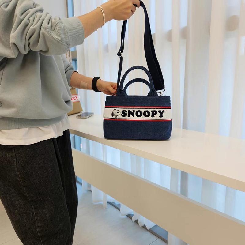 MINISO Women's Fashion Versatile Handbag Snoopy Canvas Bag Large Capacity Tote Casual Bag Shoulder Bag