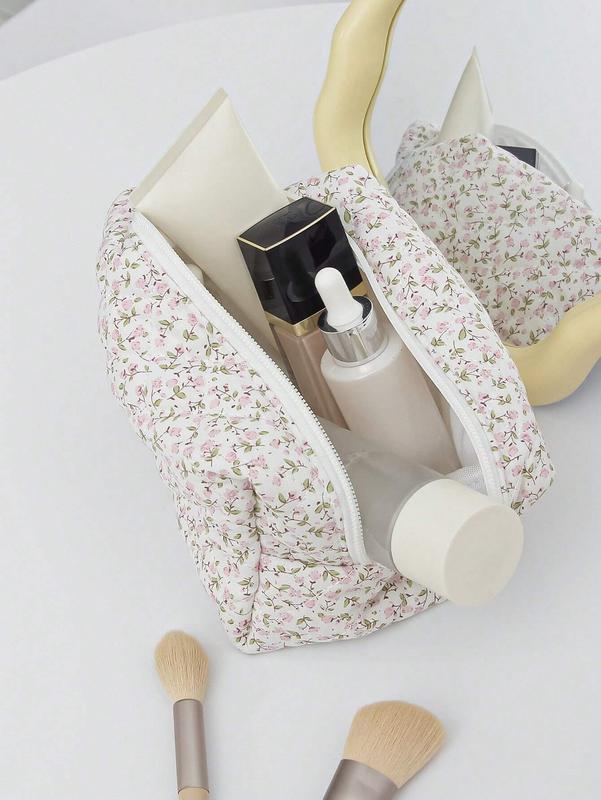1ps Quilted Flower Makeup Bag Large Capacity Storage Organizer Makeup Accessory Toiletry Bag ,Toiletry Pouch Travel Skin Care Storage Bag Toiletry Bag Lipstick Bag Eyebrow Brush Bag, Suitable For Storing Small Items On A Daily Basis Or When Traveling.