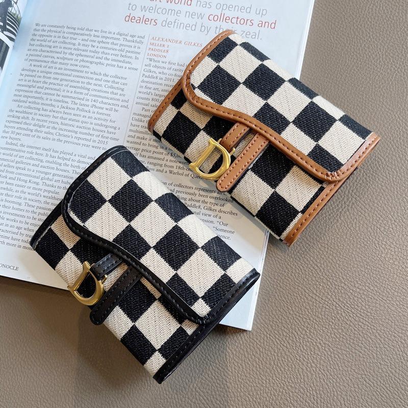 Women's Checkerboard Pattern D Letter Design Card Holder - Elegant Short Wallet for All Occasions