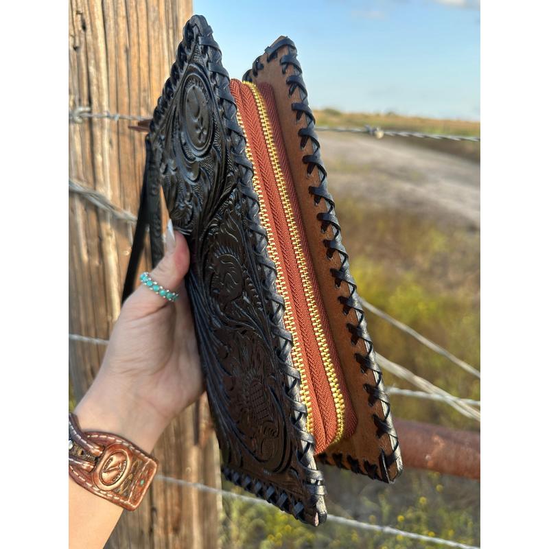 Santa Fe Tooled Organizer ~ Black